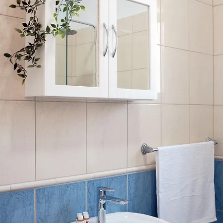 Everlane Seaview Villa